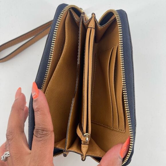 Michael Kors Jet Set Travel Continental Wallet Navy Stripe Zip Wristlet - Picture 10 of 16